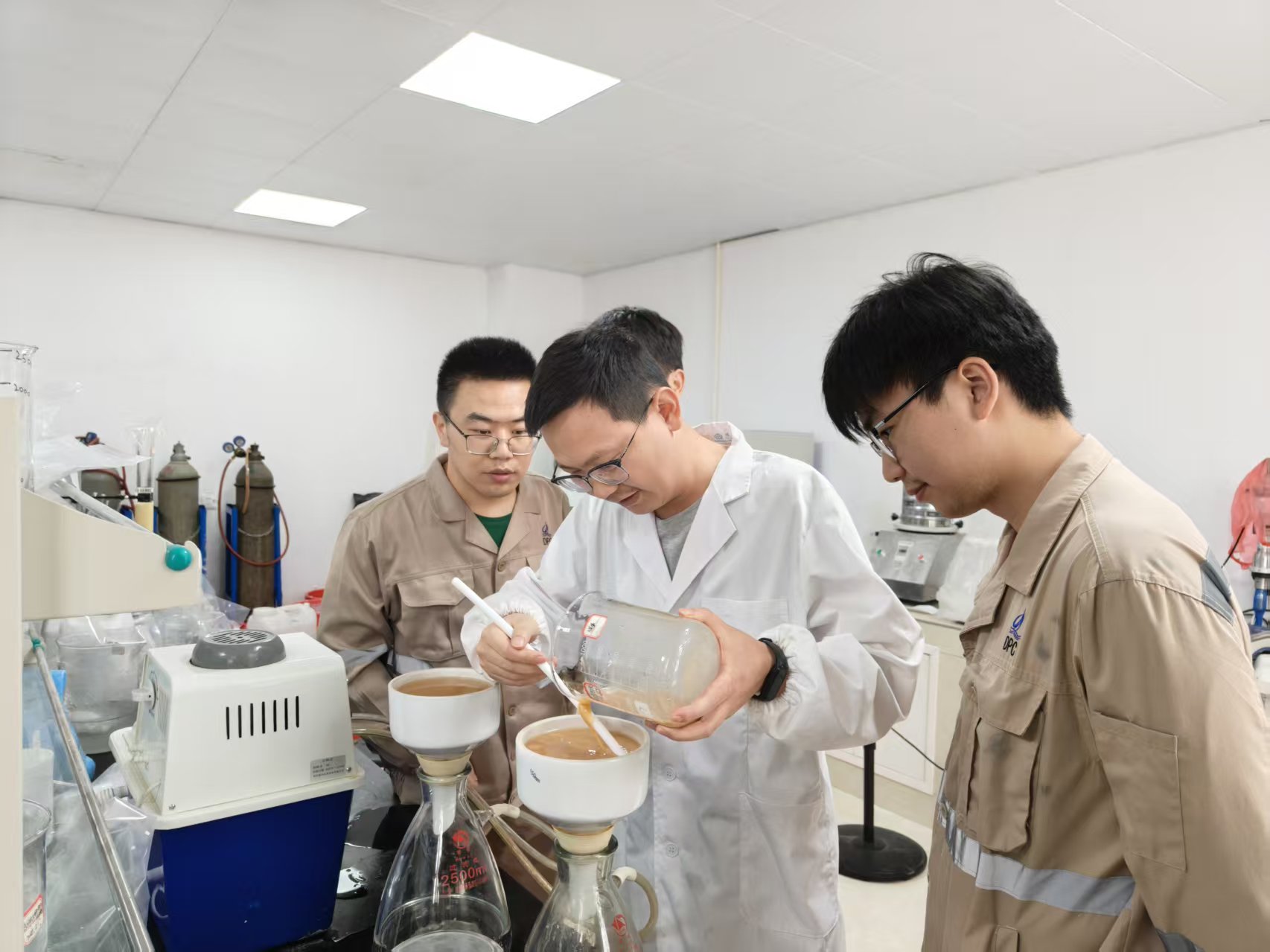 扎根锂业，攻坚路上让&ldquo;锂&rdquo;想花开｜leyu网站锂业研发部90后工程师徐苗